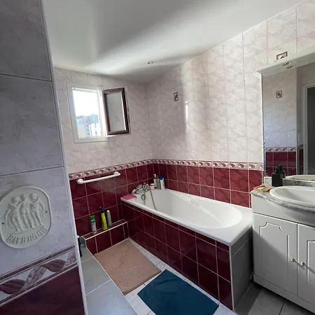 Chambre Avec Terrasse - 5min Rer A & Proche Universites - Colocation Hommes Penzion