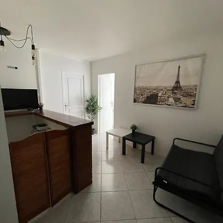 Chambre Avec Terrasse - 5min Rer A & Proche Universites - Colocation Hommes *