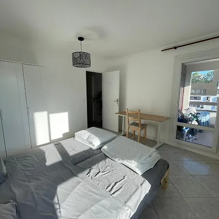 Chambre Avec Terrasse - 5min Rer A & Proche Universites - Colocation Hommes * Champs-Sur-Marne
